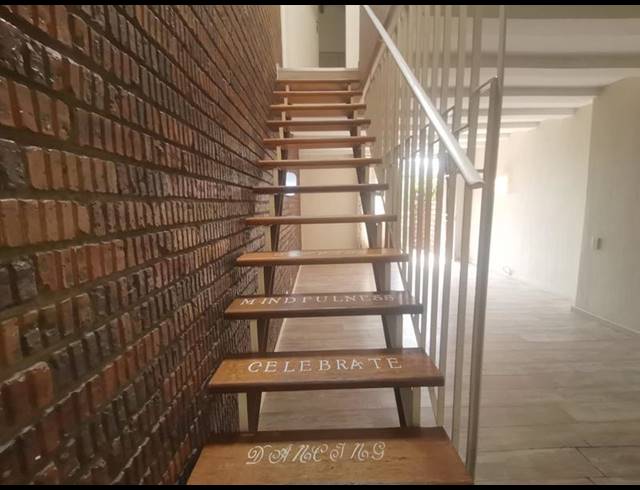 2 BEDROOM TOWNHOUSE FOR SALE IN THE HILL